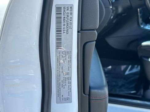 Used 2021 Jeep Grand Cherokee Trailhawk w/ Premium Lighting Group AWD/4WD image 34