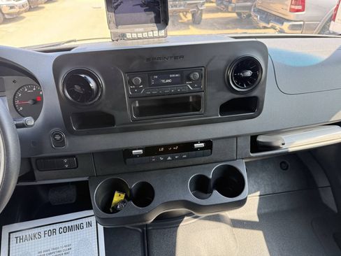 Used 2020 Mercedes-Benz Sprinter 2500 w/ Driver Convenience Package image 19