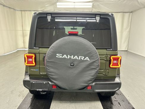 Used 2021 Jeep Wrangler Unlimited Sahara w/ Dual Top Group AWD/4WD image 21