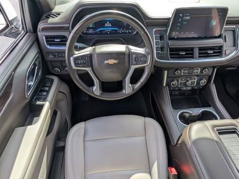 Used 2023 Chevrolet Suburban LT image 10