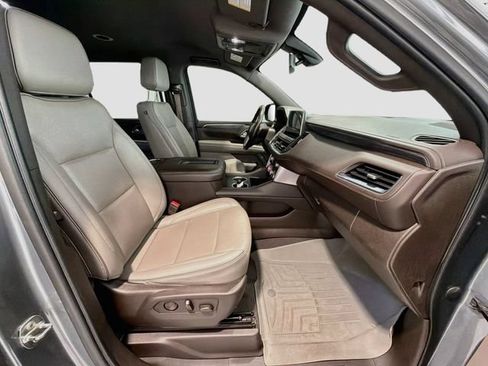 Certified 2022 GMC Yukon XL SLT w/ SLT Luxury Package AWD/4WD image 27