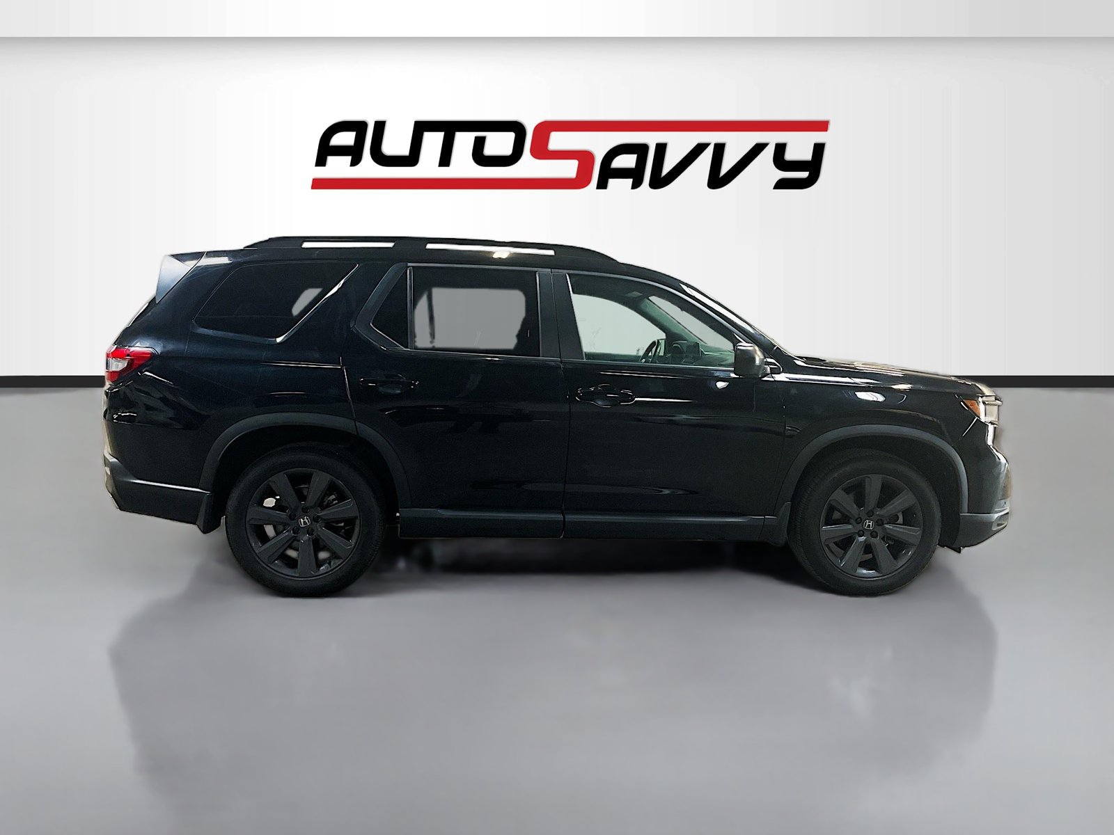 Used 2025 Honda Pilot Sport image 8