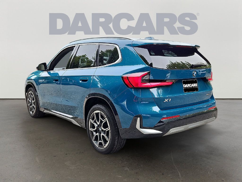 Used 2023 BMW X1 xDrive28i w/ Convenience Package AWD/4WD image 4