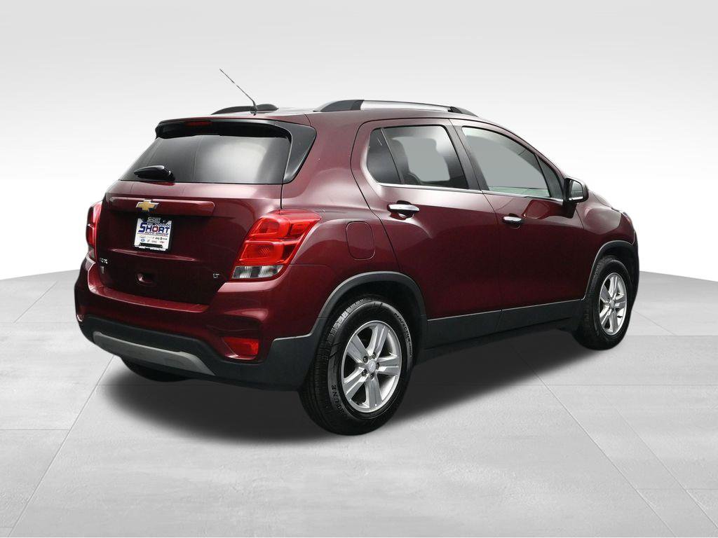Used 2017 Chevrolet Trax LT w/ Sun & Sound Package FWD image 5