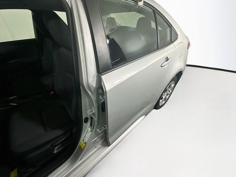 Used 2024 Toyota Corolla LE FWD image 12