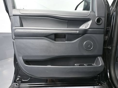 Used 2022 Ford Expedition XLT AWD/4WD image 18
