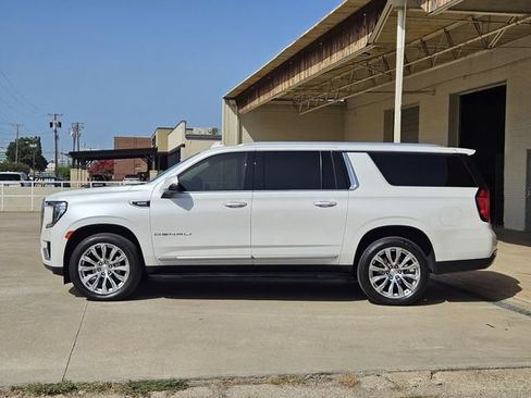 Used 2023 GMC Yukon XL Denali w/ LPO, Floor Liner Package AWD/4WD image 4