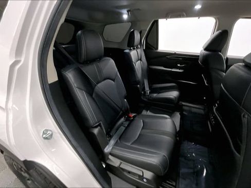 Used 2025 Honda Pilot EX-L image 25