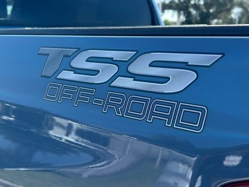 Used 2019 Toyota Tundra SR5 w/ SR5 Upgrade Package AWD/4WD image 14