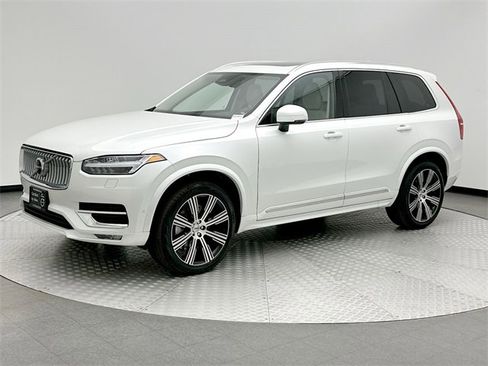 Certified 2025 Volvo XC90 B6 Plus w/ Protection Package Premier image 1