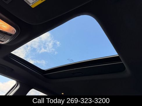 Used 2022 Jeep Grand Cherokee Limited image 6