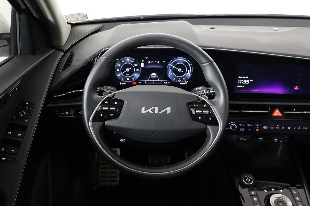 Used 2023 Kia Niro Wave w/ Wave Preserve Package FWD image 7