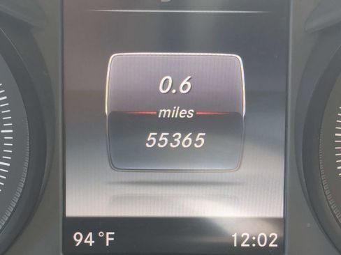 Used 2019 Mercedes-Benz GLC 300 w/ Multimedia Package image 35