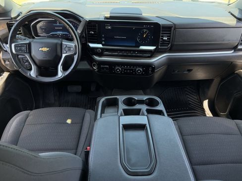 Used 2024 Chevrolet Silverado 2500 LT w/ Convenience Package AWD/4WD image 12