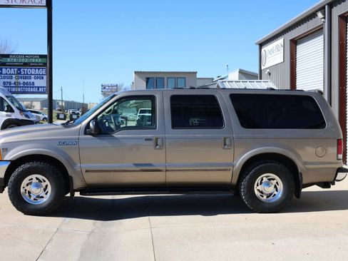 Used 2000 Ford Excursion XLT image 7