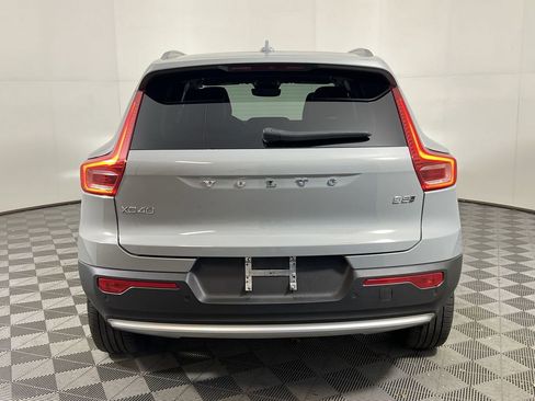 Certified 2024 Volvo XC40 B5 Plus w/ Climate Package image 9
