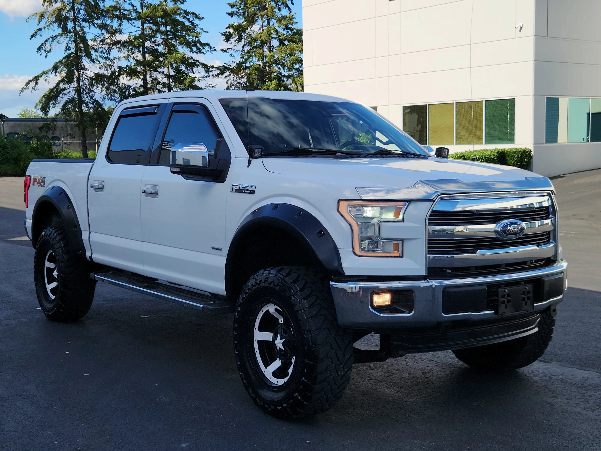 Used 2016 Ford F150 Lariat w/ Equipment Group 502A Luxury AWD/4WD image 5