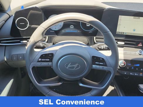 Certified 2025 Hyundai Elantra SEL FWD image 19