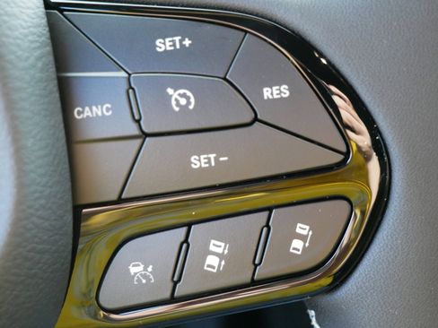 New 2026 Chrysler Pacifica Select image 16