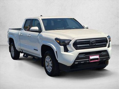 Certified 2026 Toyota Tacoma SR5 AWD/4WD image 3