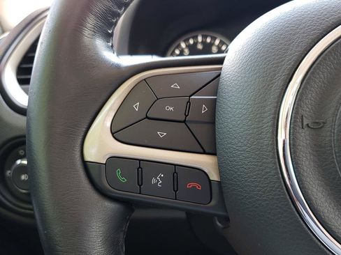 Used 2017 Jeep Renegade Latitude w/ Cold Weather Group AWD/4WD image 19