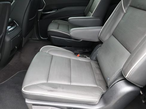 Used 2025 Cadillac Escalade ESV Premium Luxury w/ LPO, Floor Liner Package AWD/4WD image 23