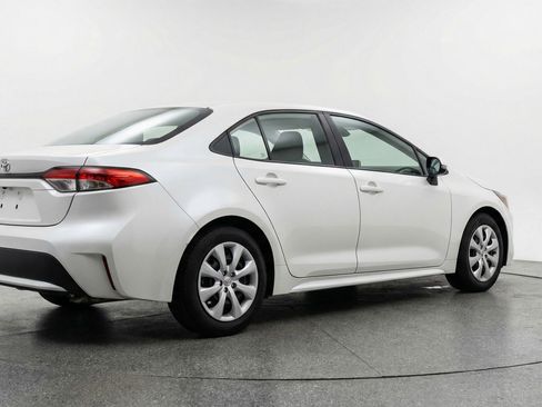 Used 2025 Toyota Corolla LE FWD image 9