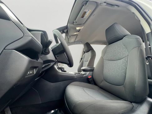 Used 2025 Toyota RAV4 XLE AWD/4WD image 23