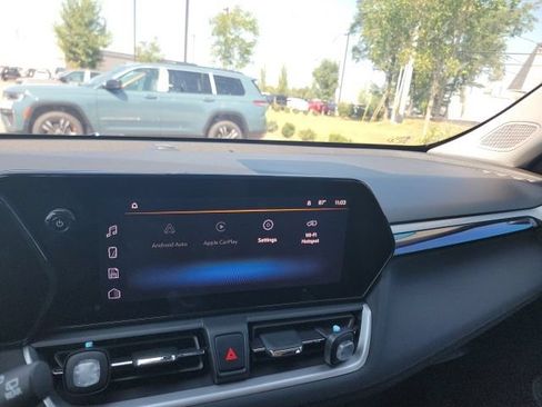 Used 2024 Chevrolet TrailBlazer LS w/ LS Convenience Package FWD image 14