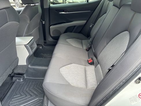 Used 2018 Toyota Camry LE image 22