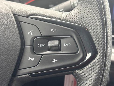 Used 2025 Chevrolet Trax LS image 22