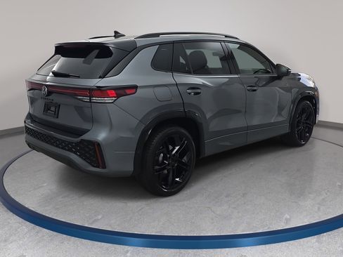 New 2026 Volkswagen Tiguan SE R-Line FWD image 5