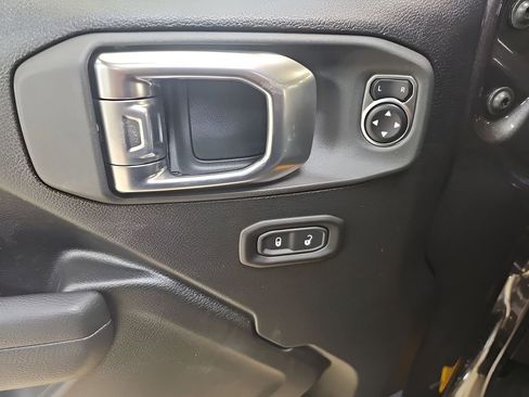 New 2026 Jeep Wrangler Unlimited Rubicon image 11