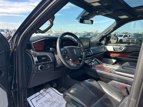 Used 2021 Lincoln Navigator Reserve w/ Luxury Package image 12