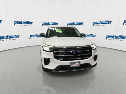 Certified 2025 Ford Explorer Active w/ Active Comfort Package AWD/4WD image 3