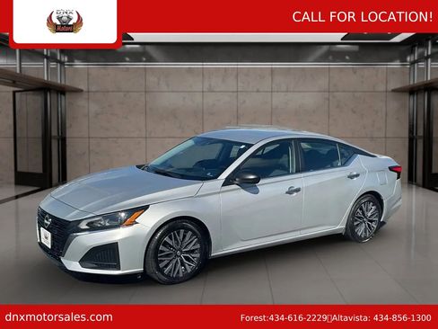 Used 2024 Nissan Altima 2.5 SV image 1