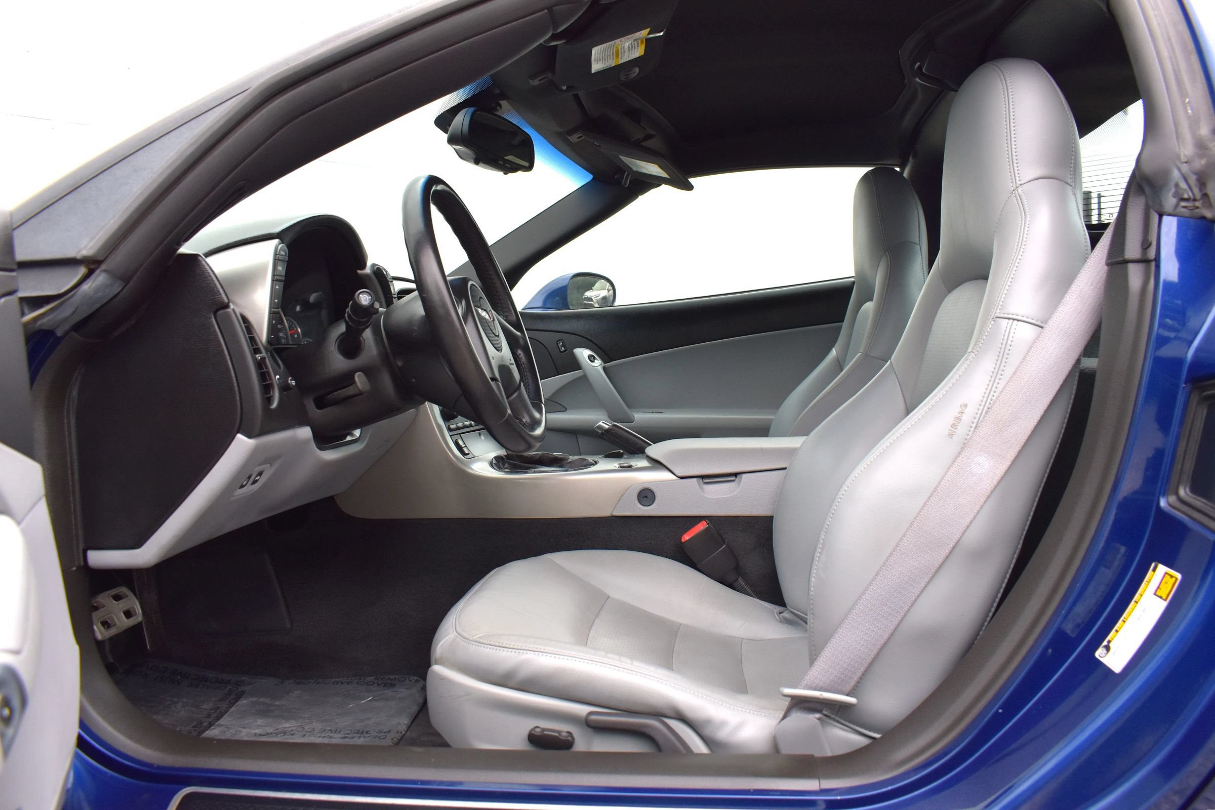 Used 2005 Chevrolet Corvette Coupe w/ Preferred Equipment Group RWD image 42