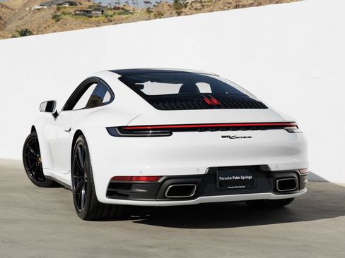 Certified 2022 Porsche 911 Carrera w/ Premium Package RWD image 3
