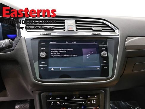 Used 2022 Volkswagen Tiguan SE w/ Panoramic Sunroof Package AWD/4WD image 12