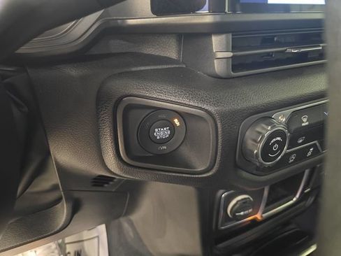 Used 2024 Jeep Gladiator Sport AWD/4WD image 27