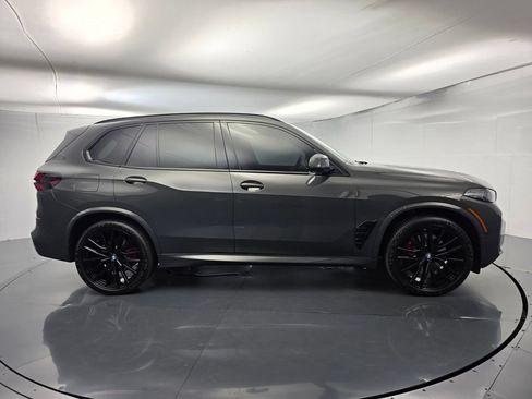 Certified 2025 BMW X5 sDrive40i w/ M Sport Package RWD image 3