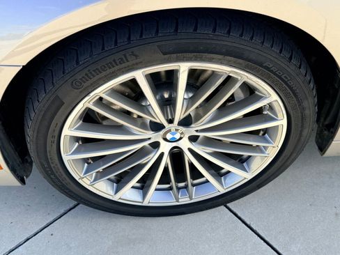 Used 2018 BMW 530i w/ Premium Package image 16
