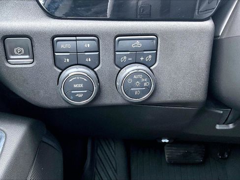 Used 2022 Chevrolet Silverado 1500 RST image 33