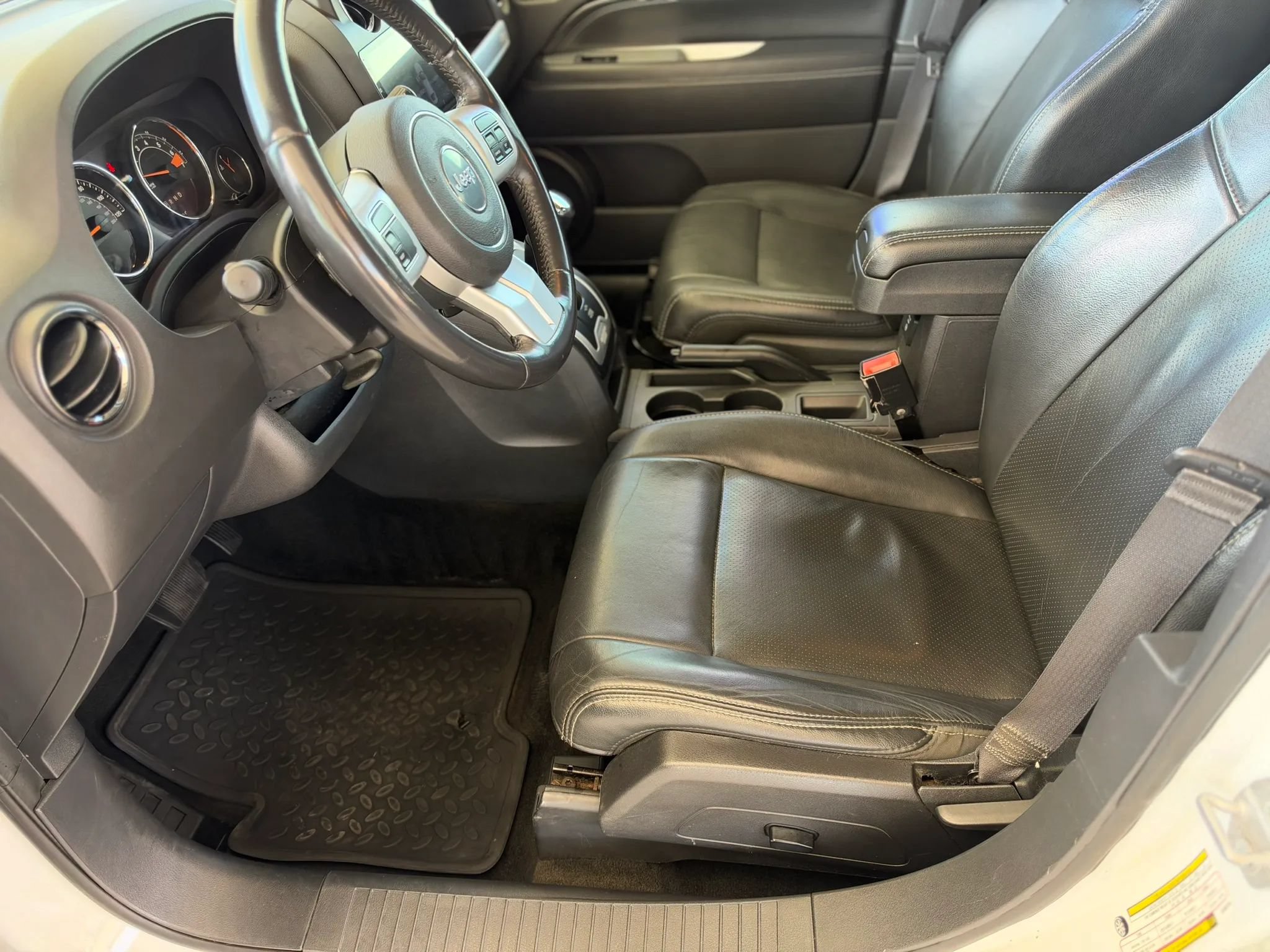 Used 2016 Jeep Compass High Altitude FWD image 9