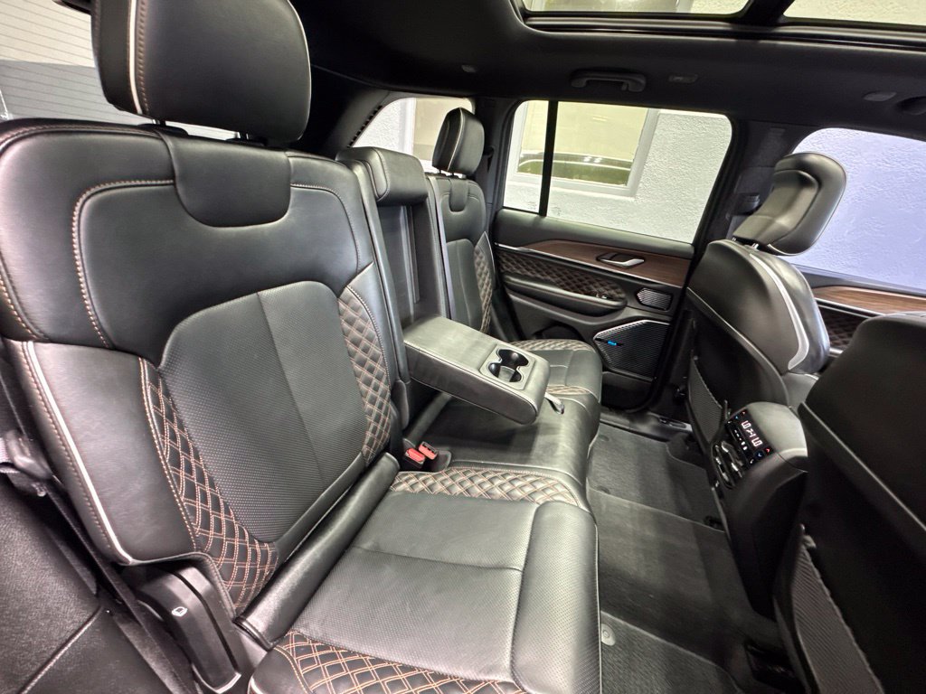 Used 2023 Jeep Grand Cherokee Summit w/ Advanced Protech Group IV AWD/4WD image 26