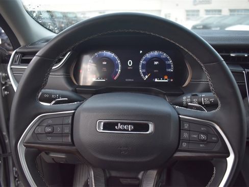 Used 2023 Jeep Grand Cherokee L Limited image 35