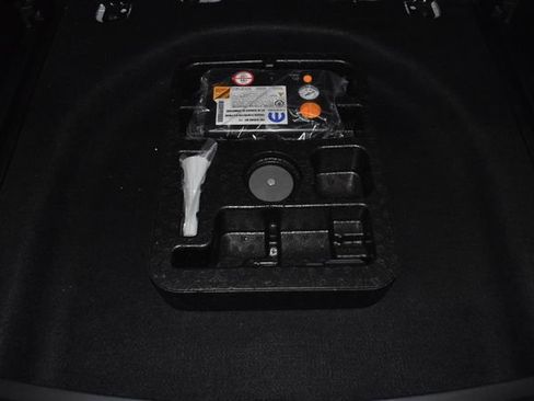 Certified 2023 Jeep Compass Limited image 36