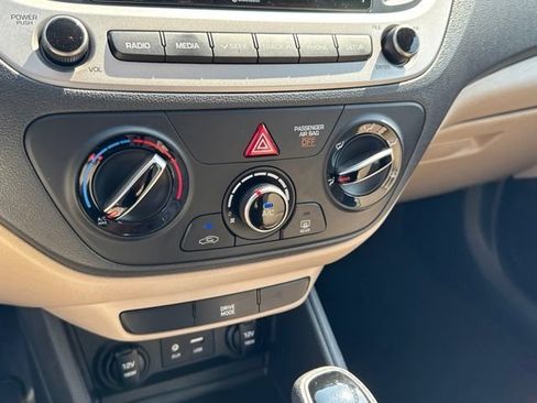 Used 2022 Hyundai Accent SE FWD image 25