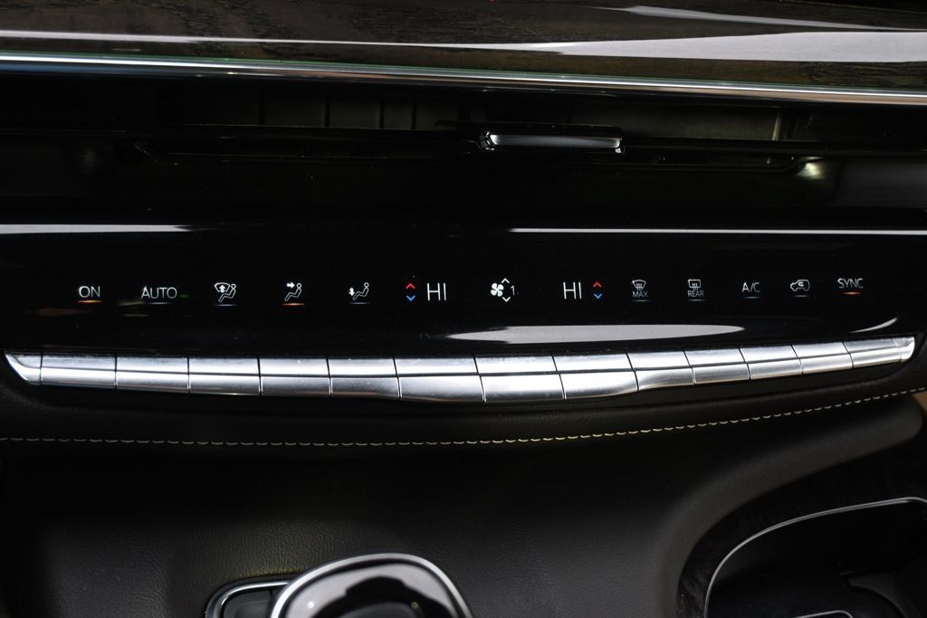 Certified 2024 Cadillac Escalade Premium Luxury w/ LPO, Floor Liner Package AWD/4WD image 32