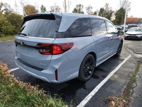 Used 2025 Honda Odyssey Sport-L image 8